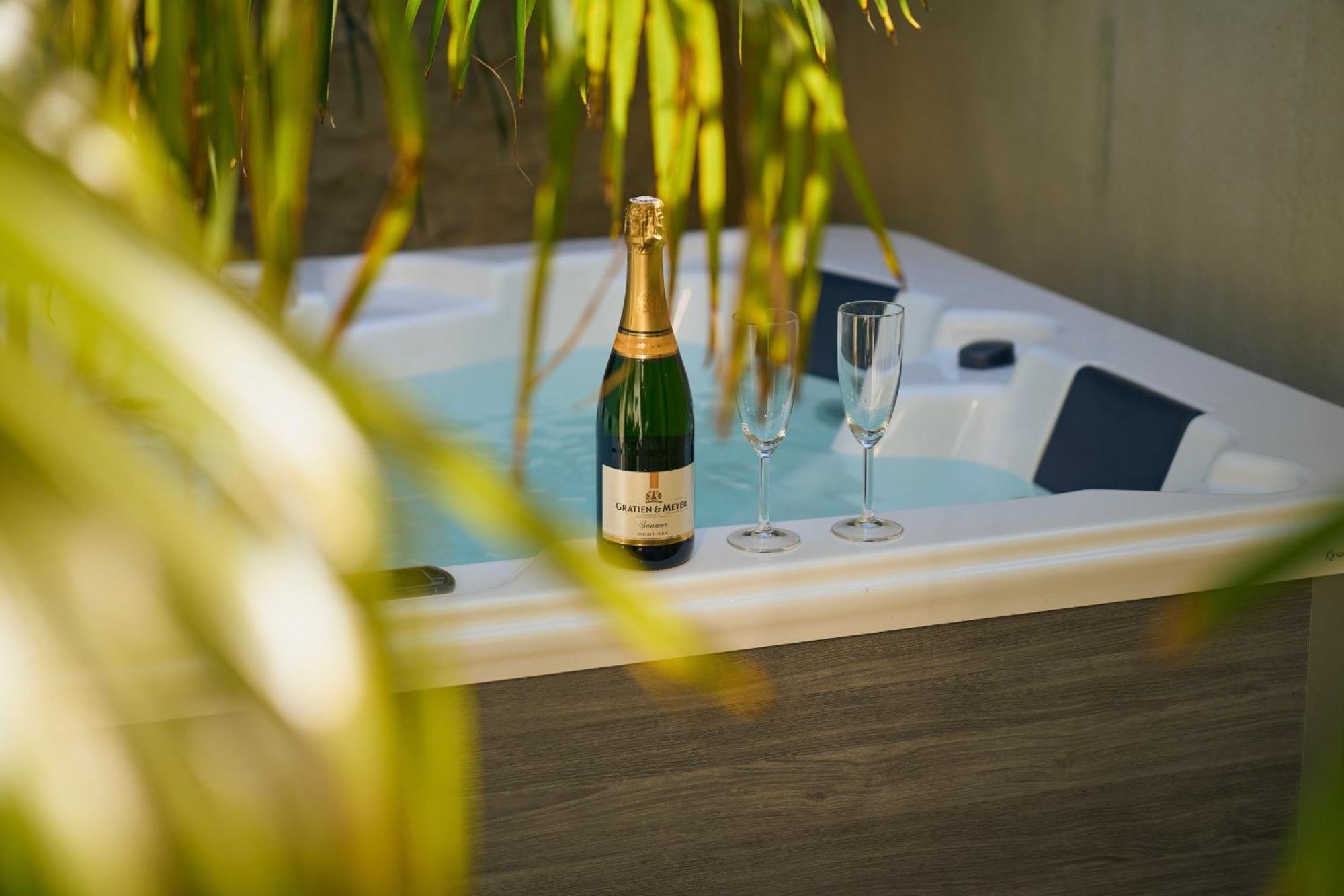 Suite Atypique - Jacuzzi Privatif En Centre Ville De Cognac Luaran gambar