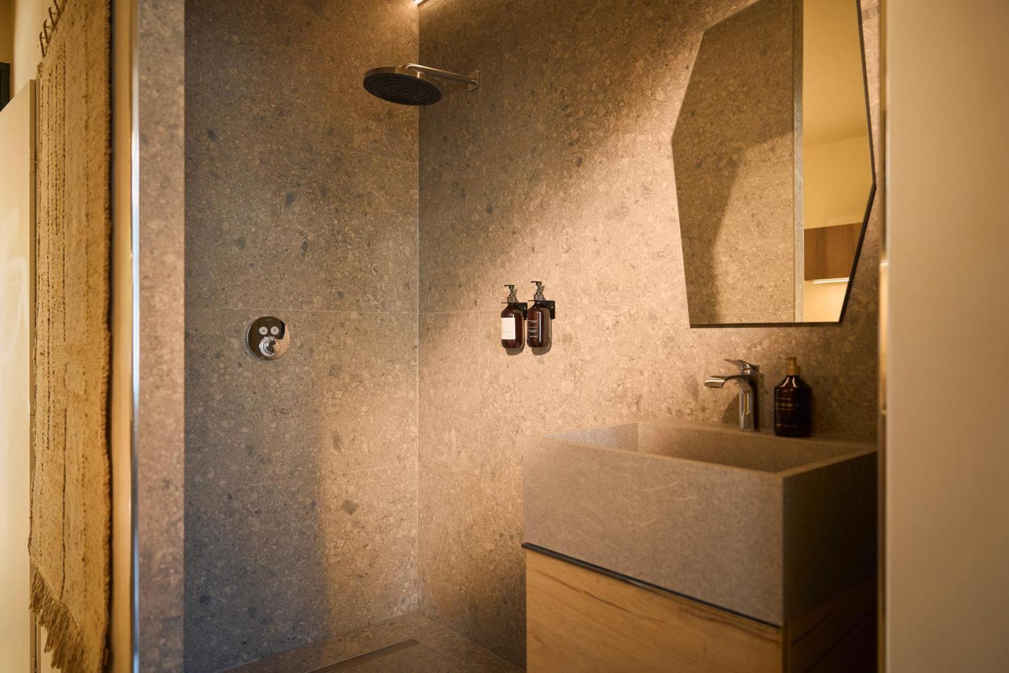 Suite Atypique - Jacuzzi Privatif En Centre Ville De Cognac Luaran gambar