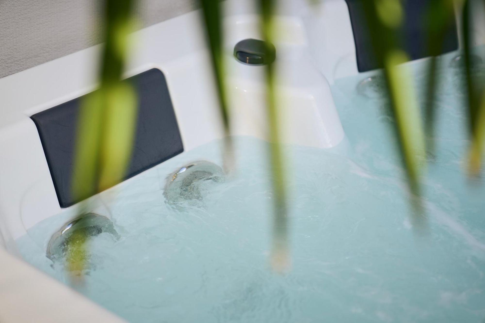 Suite Atypique - Jacuzzi Privatif En Centre Ville De Cognac Luaran gambar