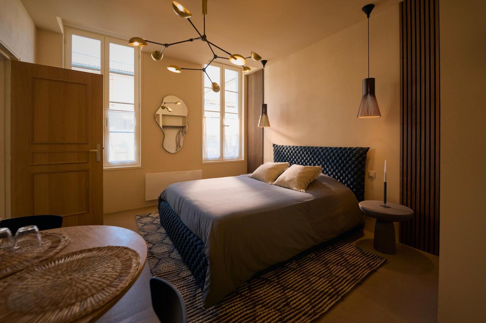 Suite Atypique - Jacuzzi Privatif En Centre Ville De Cognac Luaran gambar